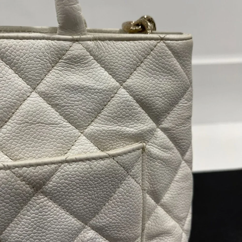 Chanel White Medallion Tote Gold Hardware (JB1027) - Picture 3 of 14